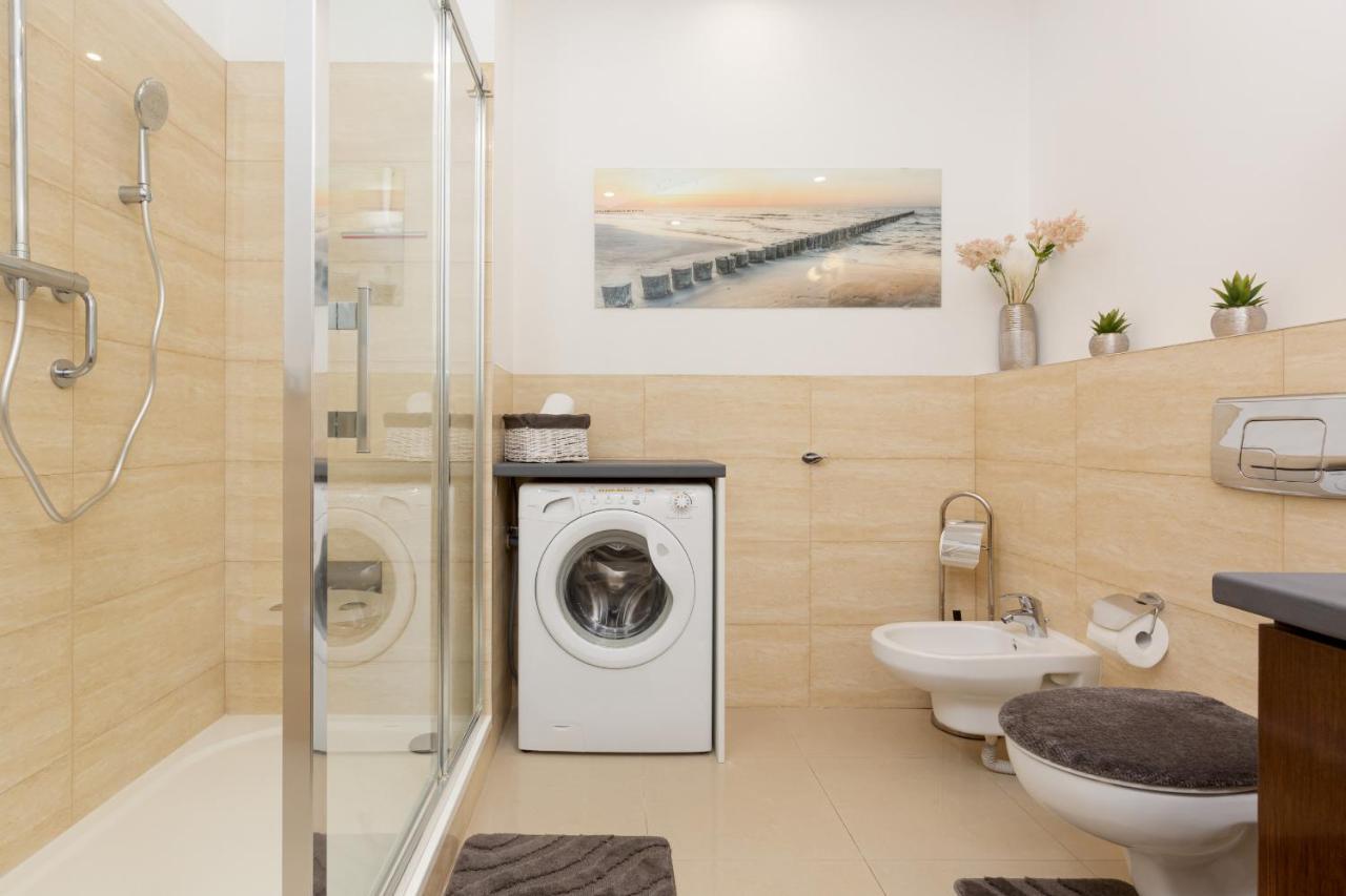 Park Arkadia Apartment With Parking Mokotow By Noclegi Renters 바르샤바 외부 사진