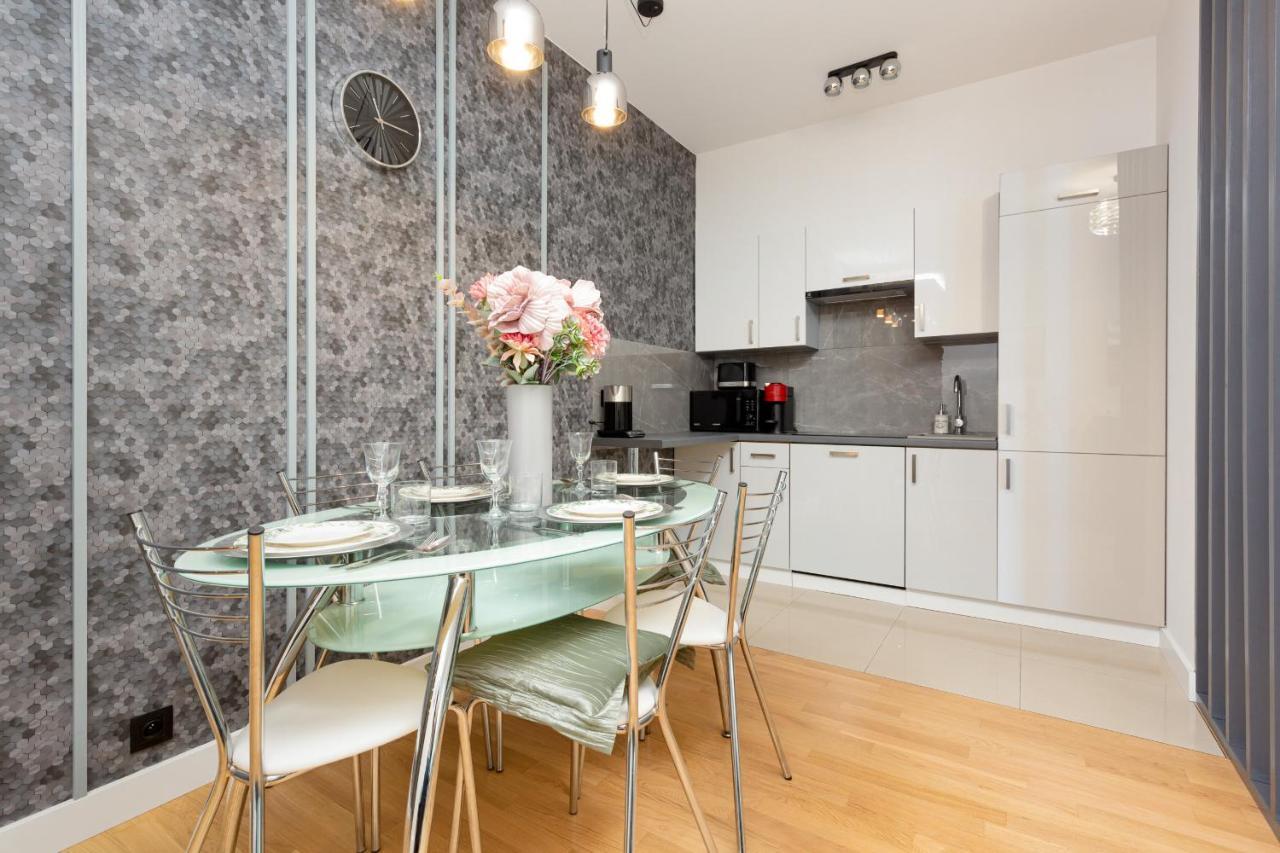 Park Arkadia Apartment With Parking Mokotow By Noclegi Renters 바르샤바 외부 사진