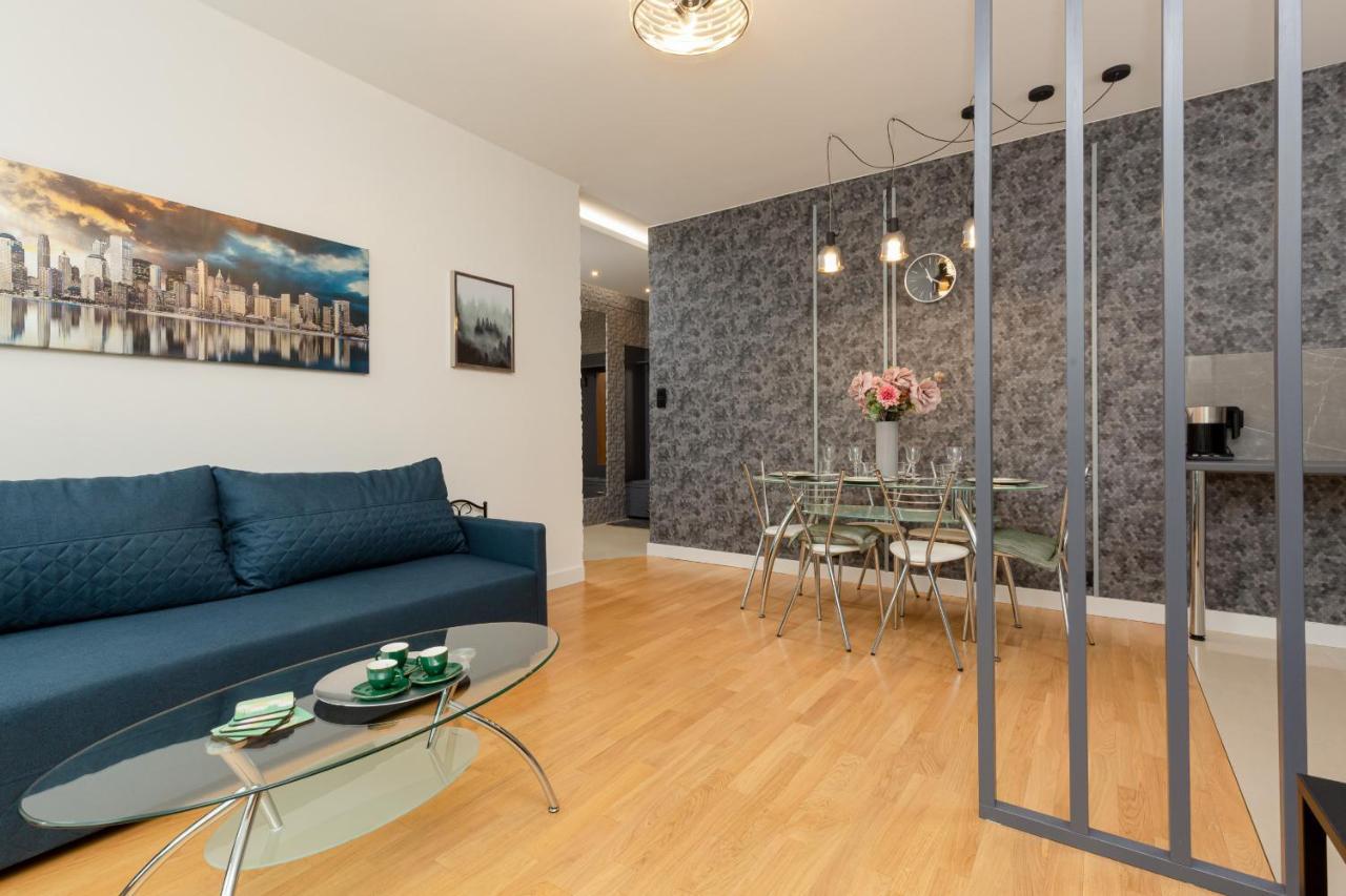 Park Arkadia Apartment With Parking Mokotow By Noclegi Renters 바르샤바 외부 사진