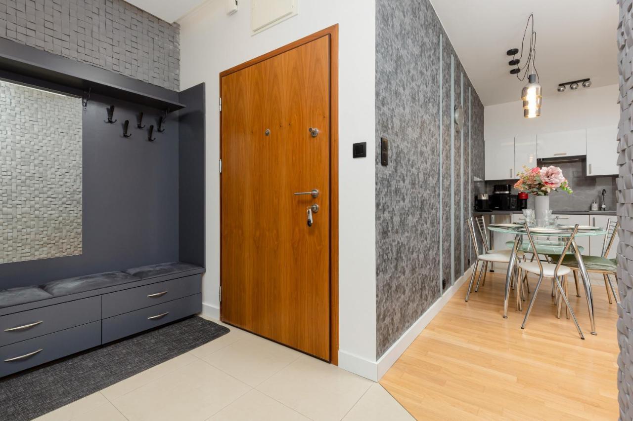 Park Arkadia Apartment With Parking Mokotow By Noclegi Renters 바르샤바 외부 사진