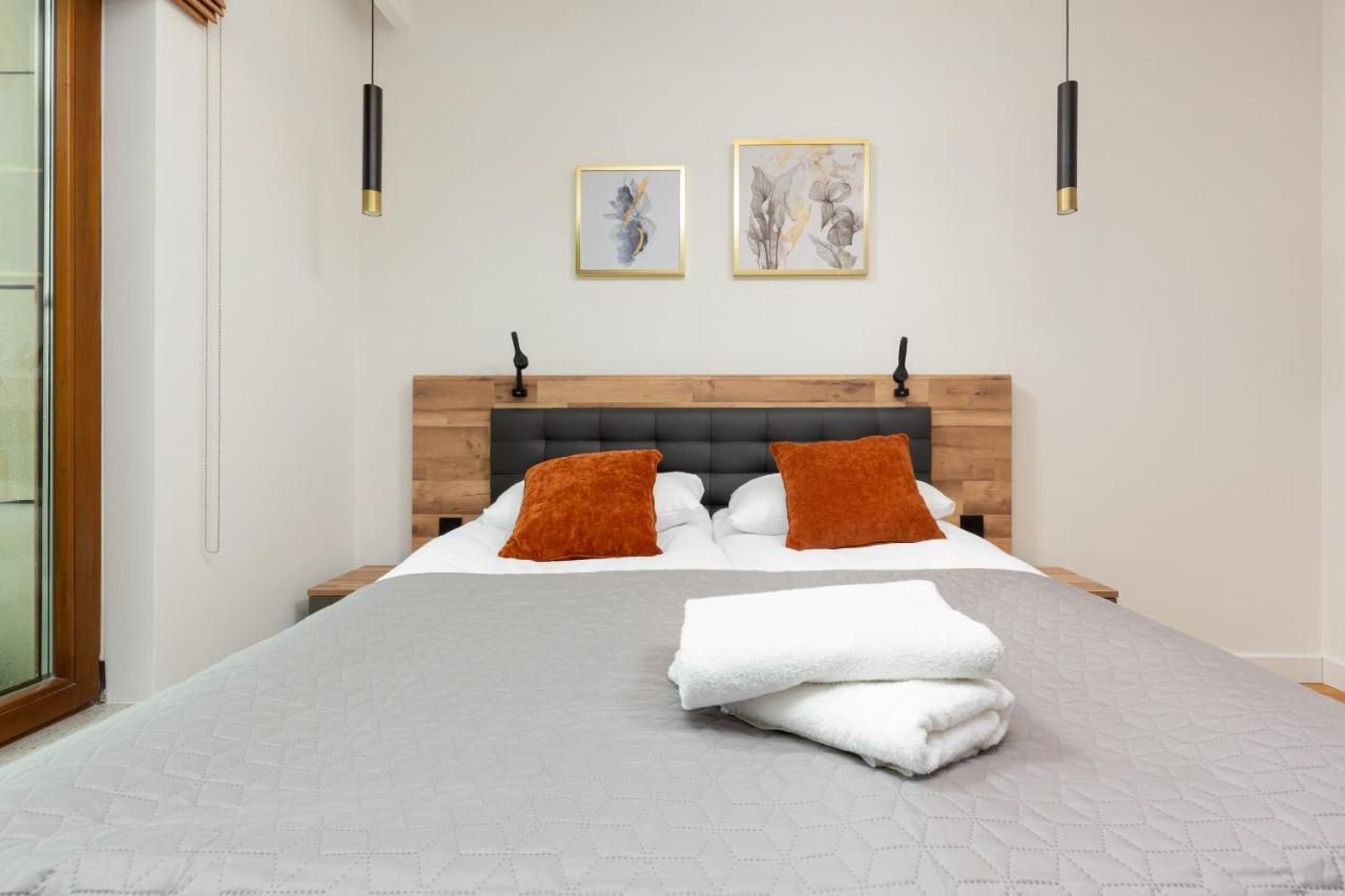 Park Arkadia Apartment With Parking Mokotow By Noclegi Renters 바르샤바 외부 사진